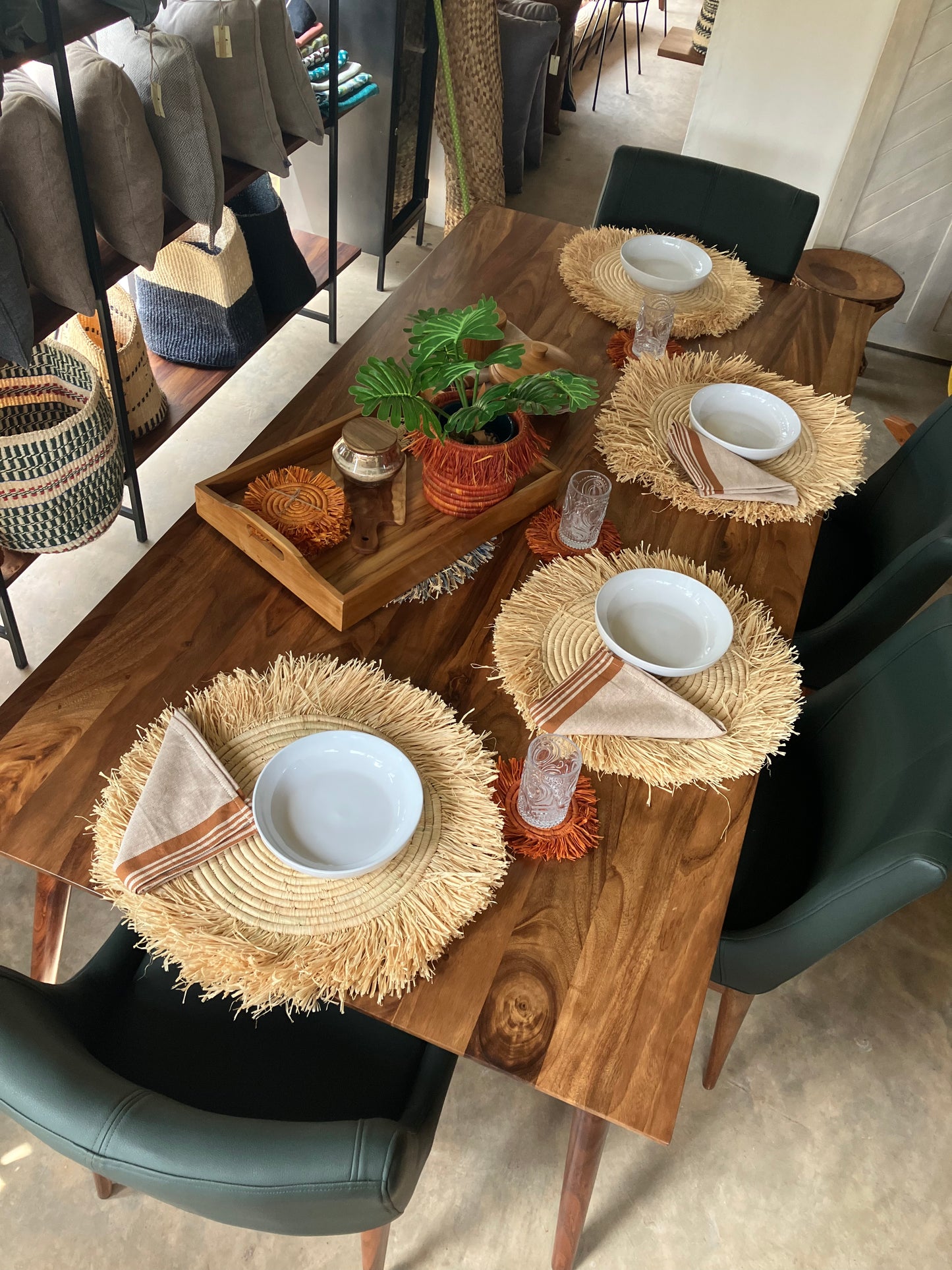 Raffia table mats