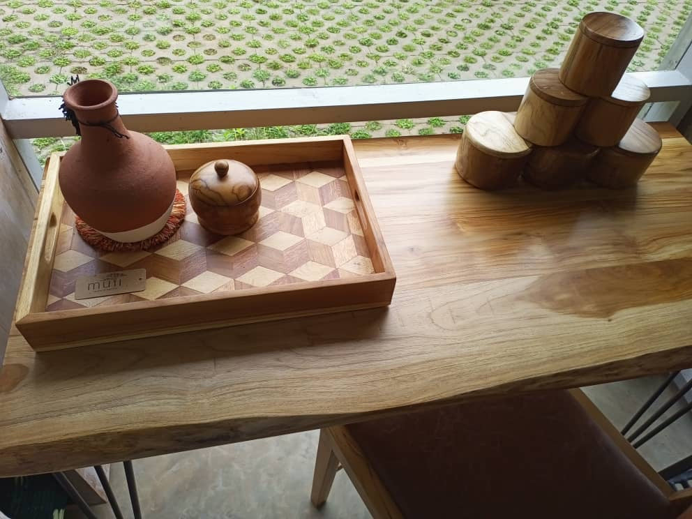 Serving tray