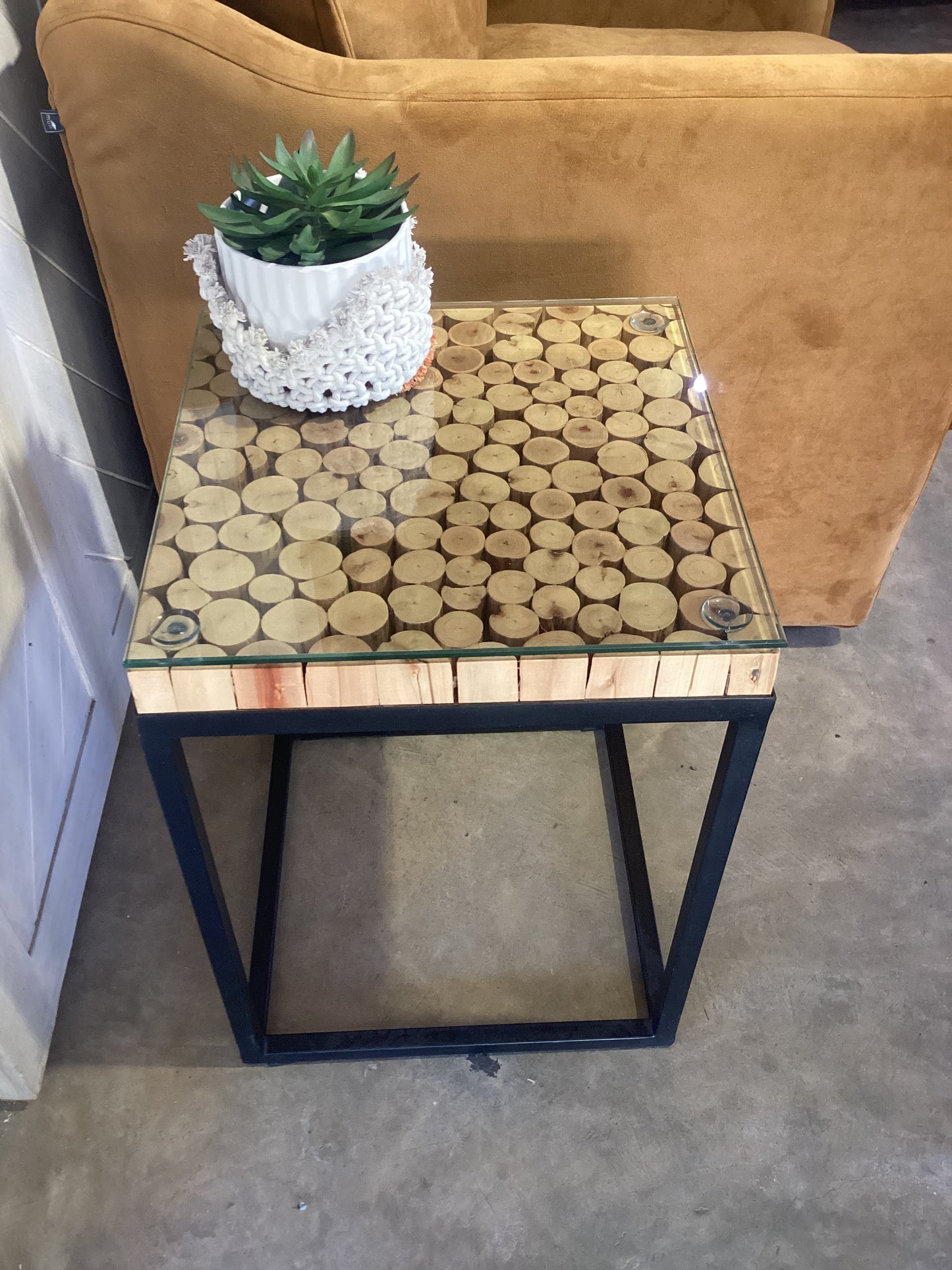 Binji side table