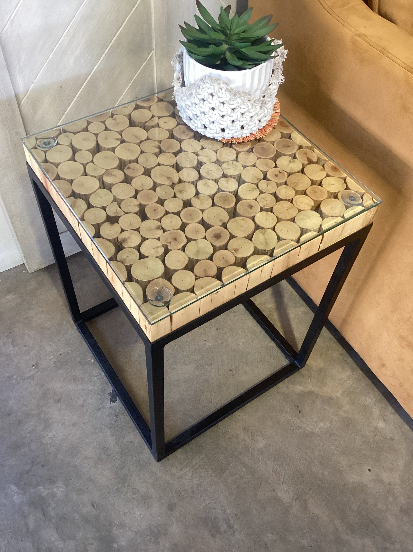 Binji side table
